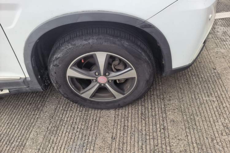 Used Haval H6 2013 Sports Edition 1.5T Manual Two-Wheel Drive Elite Model Right Front Wheel Hub