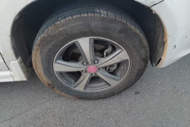 Used Haval H6 2013 Upgraded Model 1.5T Manual Two-Wheel Drive Elite Version Right Front Wheel Hub