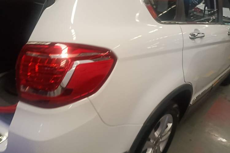 Used Haval H6 2013 Sports Edition 1.5T Manual Two-Wheel Drive Elite Model Right Rear Taillight