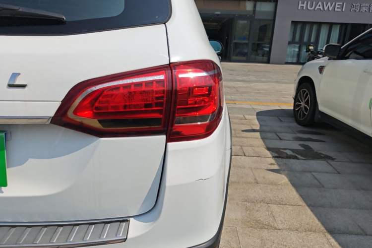 Used Haval H6 2013 Sports Edition 1.5T Manual Two-Wheel Drive Elite Model Right Rear Taillight