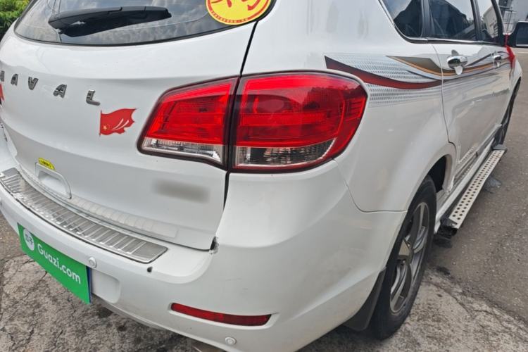 Used Haval H6 2013 Upgraded Model 1.5T Manual Two-Wheel Drive Prestige Version Right Rear Taillight