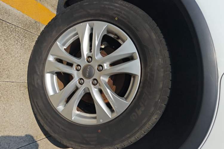 Used Haval H6 2013 Sports Edition 1.5T Manual Two-Wheel Drive Elite Model Right Rear Wheel Hub