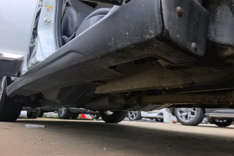 Used Haval H6 2013 Sports Edition 1.5T Manual Two-Wheel Drive Elite Model Right Side Sill
