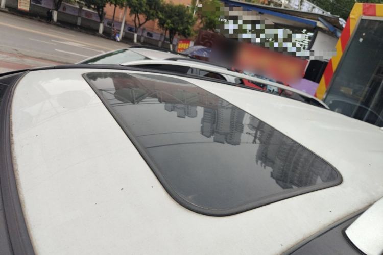 Used Haval H6 2013 Upgraded Model 2.4L Automatic Two-Wheel Drive Prestige Version
