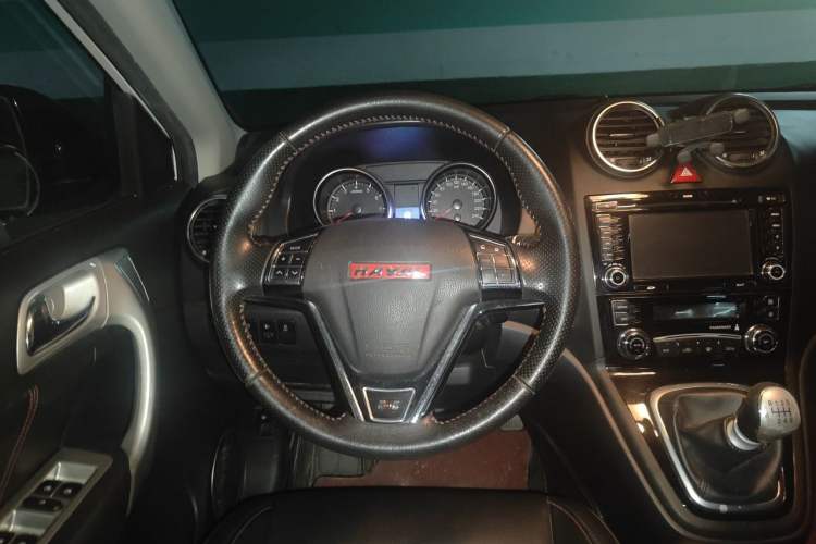 Used Haval H6 2013 Upgraded Model 1.5T Manual Two-Wheel Drive Elite Version Steering Wheel