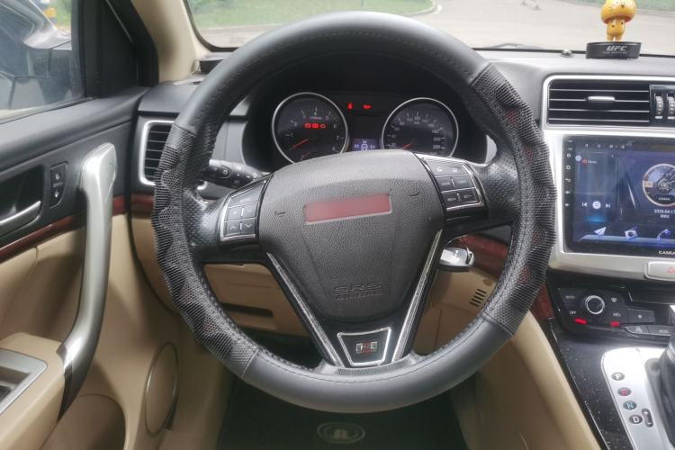 Used Haval H6 2013 Upgraded Model 2.4L Automatic Two-Wheel Drive Prestige Version Steering Wheel