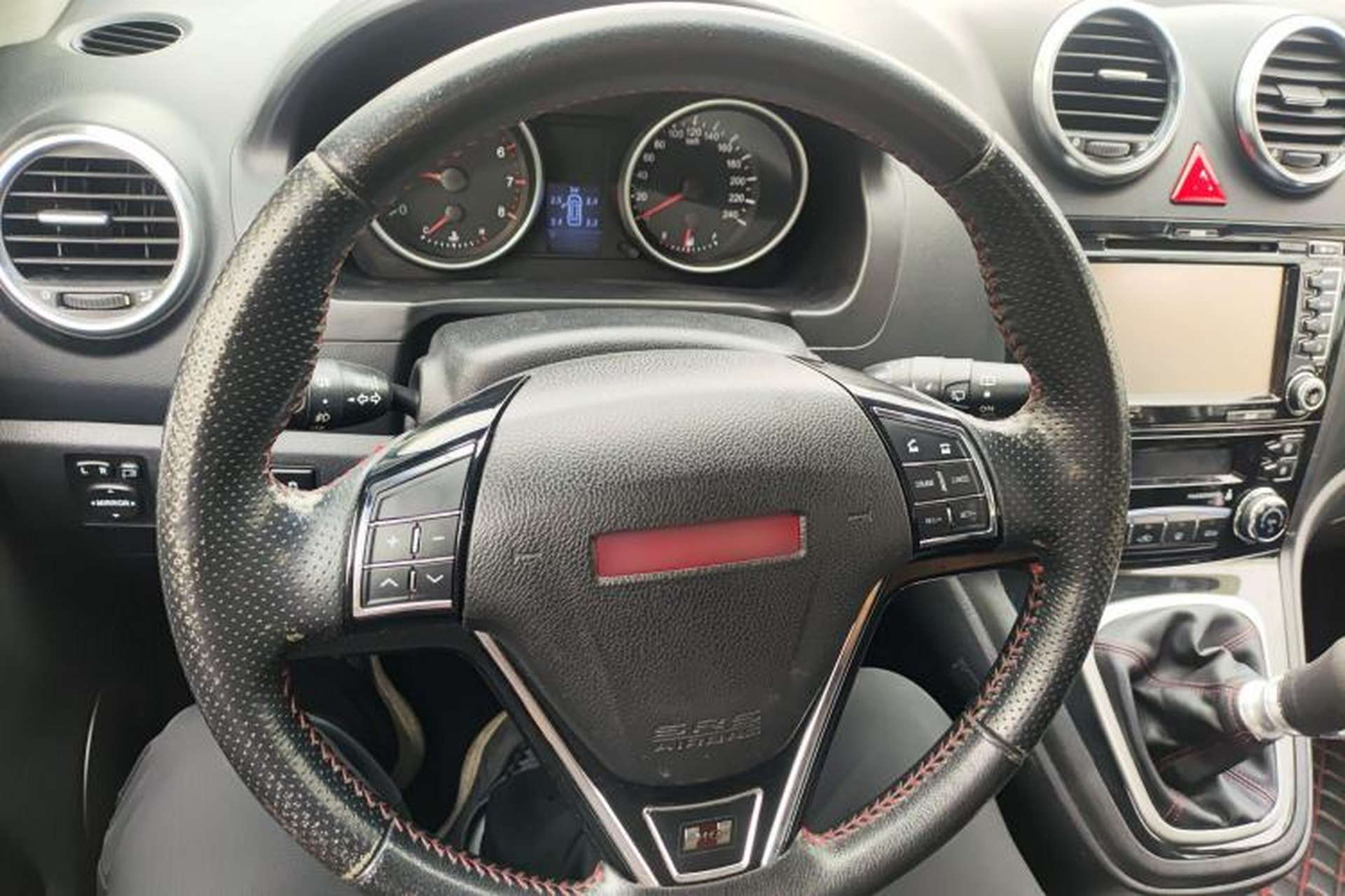 Used Haval H6 2013 Upgraded Model 1.5T Manual Two-Wheel Drive Elite Version Steering Wheel