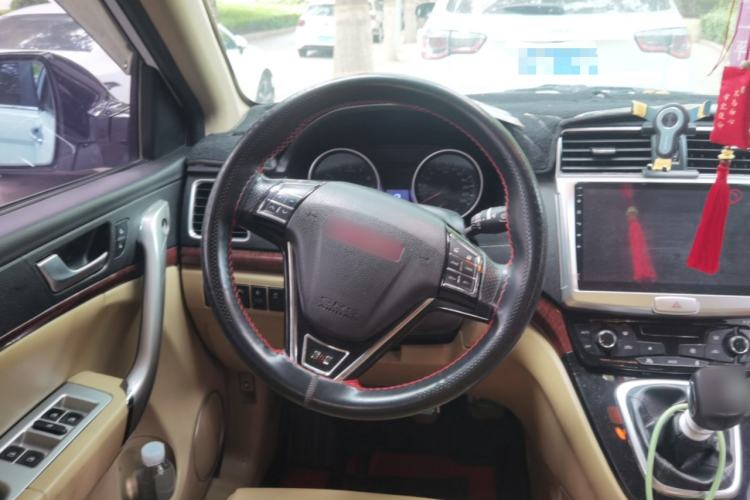 Used Haval H6 2013 Upgraded Model 1.5T Manual Two-Wheel Drive Prestige Version Steering Wheel