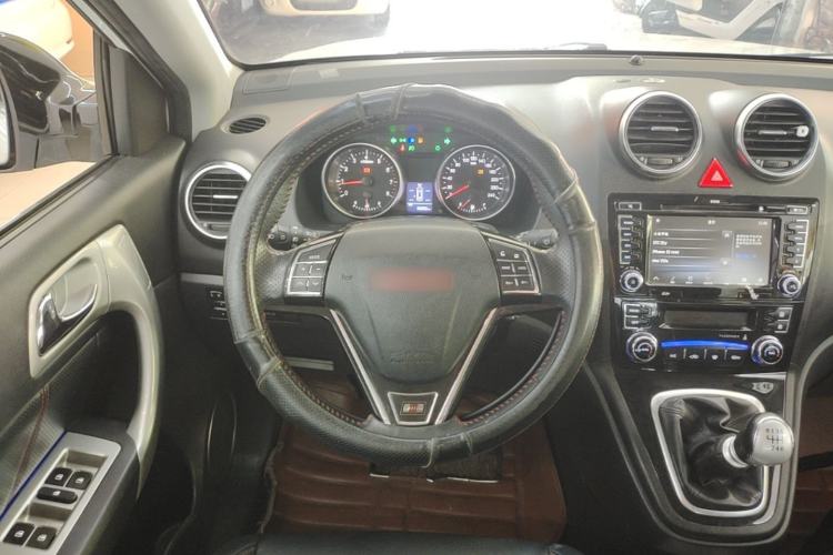 Used Haval H6 2013 Upgraded Model 1.5T Manual Two-Wheel Drive Elite Version Steering Wheel