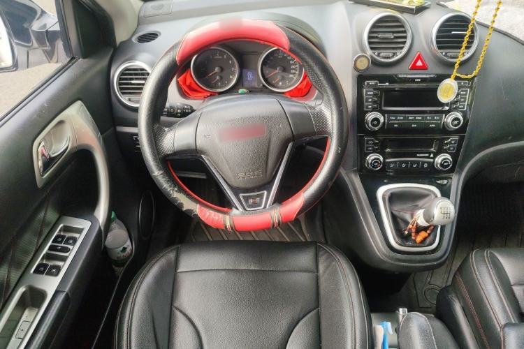Used Haval H6 2013 Upgraded Model 1.5T Manual Two-Wheel Drive Urban Version Steering Wheel
