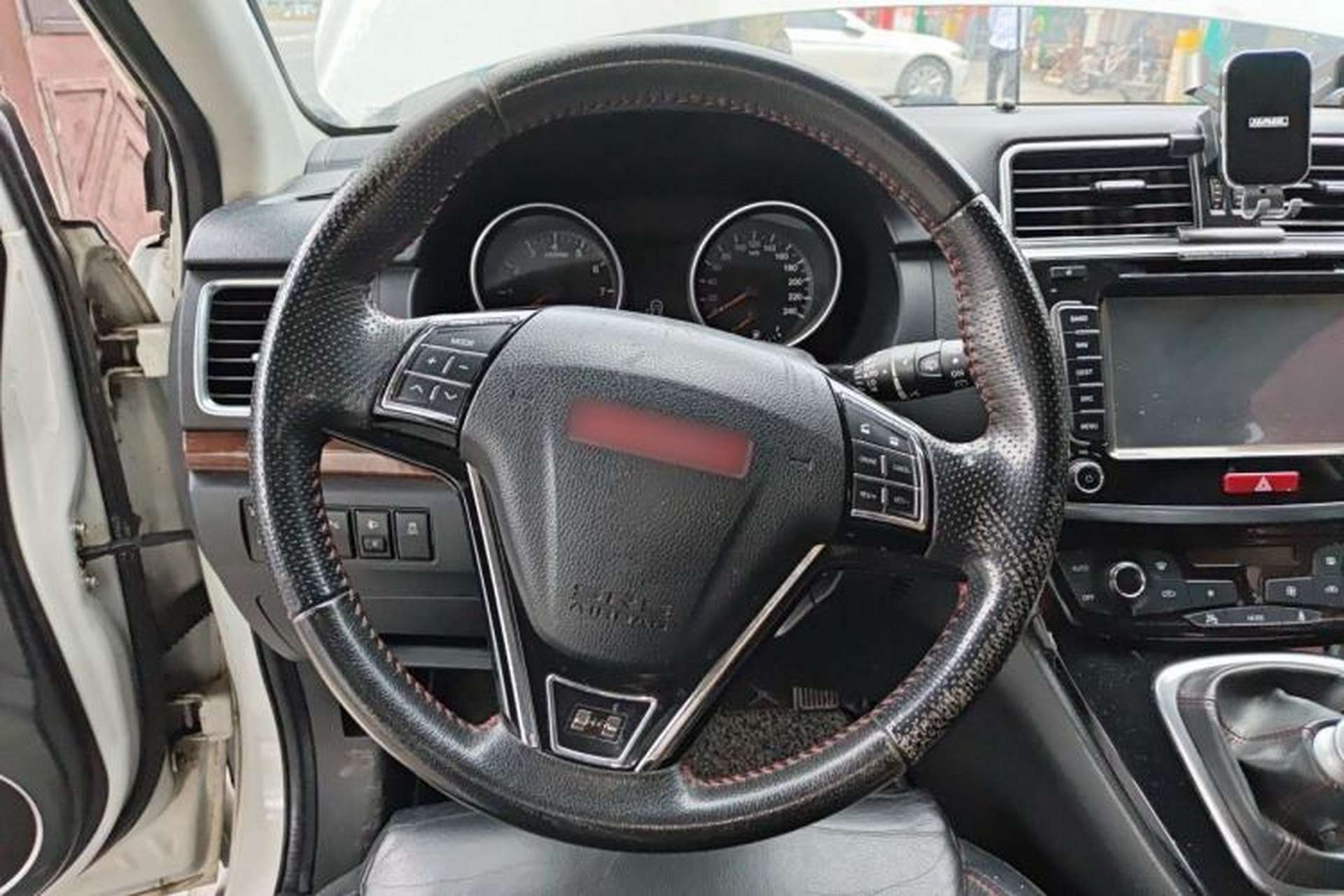 Used Haval H6 2013 Upgraded Model 1.5T Manual Two-Wheel Drive Elite Version Steering Wheel