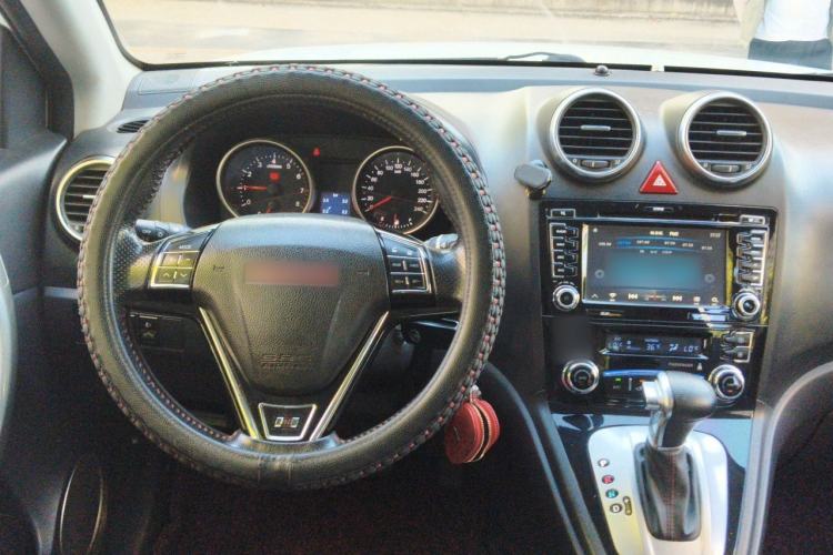 Used Haval H6 2013 Upgraded Model 2.4L Automatic Two-Wheel Drive Elite Version Steering Wheel