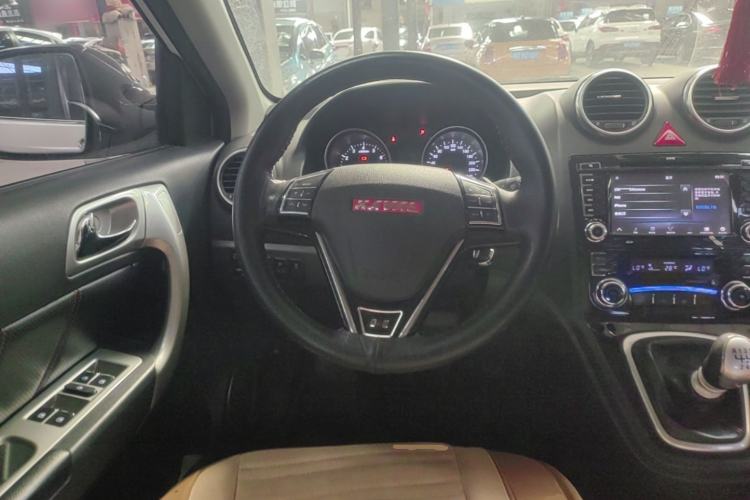Used Haval H6 2013 Upgraded Model 1.5T Manual Two-Wheel Drive Urban Version Steering Wheel