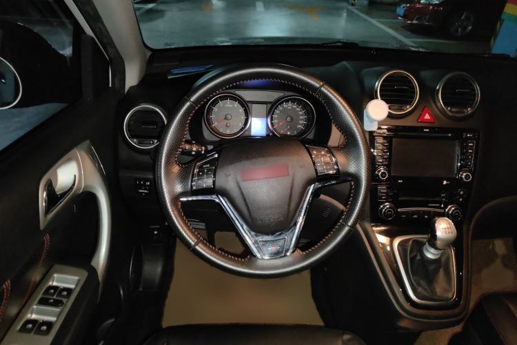 Used Haval H6 2013 Upgraded Model 1.5T Manual Two-Wheel Drive Elite Version Steering Wheel