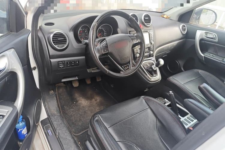 Used Haval H6 2013 Upgraded Model 1.5T Manual Two-Wheel Drive Elite Version Steering Wheel
