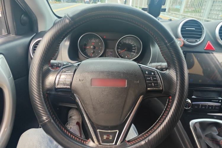 Used Haval H6 2013 Upgraded Model 1.5T Manual Two-Wheel Drive Elite Version Steering Wheel