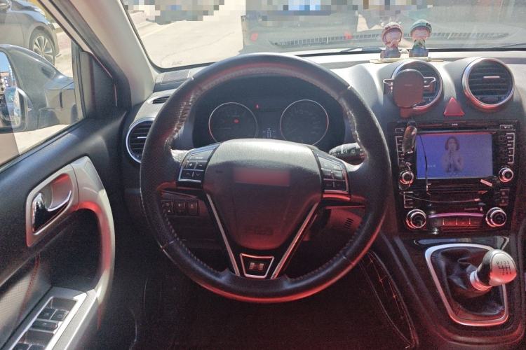 Used Haval H6 2013 Upgraded Model 1.5T Manual Two-Wheel Drive Elite Version Steering Wheel