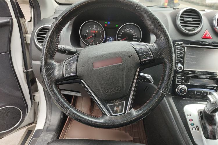 Used Haval H6 2013 Upgraded Model 2.4L Automatic Two-Wheel Drive Prestige Version
