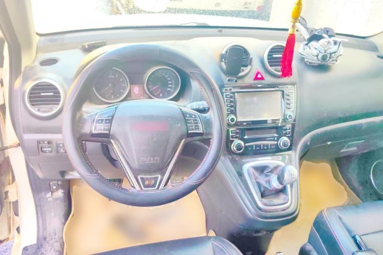 Used Haval H6 2013 Upgraded Model 1.5T Manual Two-Wheel Drive Elite Version Steering Wheel