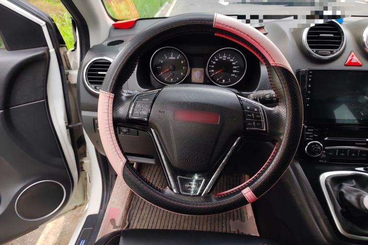 Used Haval H6 2013 Upgraded Model 1.5T Manual Two-Wheel Drive Elite Version Steering Wheel