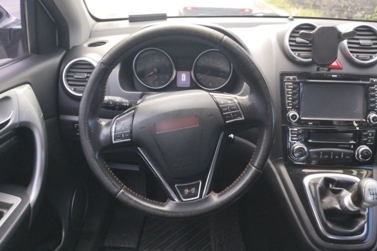 Used Haval H6 2013 Upgraded Model 1.5T Manual Two-Wheel Drive Elite Version Steering Wheel