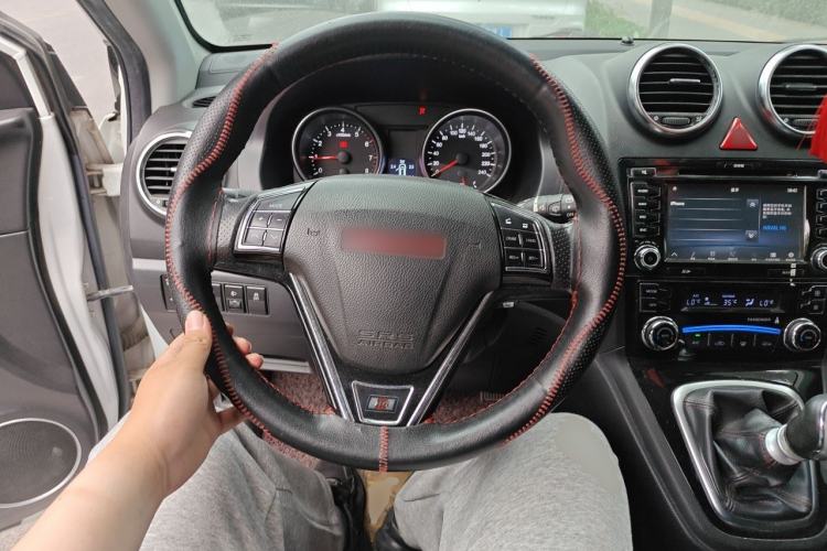 Used Haval H6 2013 Upgraded Model 1.5T Manual Two-Wheel Drive Elite Version Steering Wheel