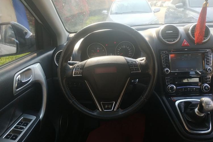 Used Haval H6 2013 Upgraded Model 1.5T Manual Two-Wheel Drive Elite Version Steering Wheel