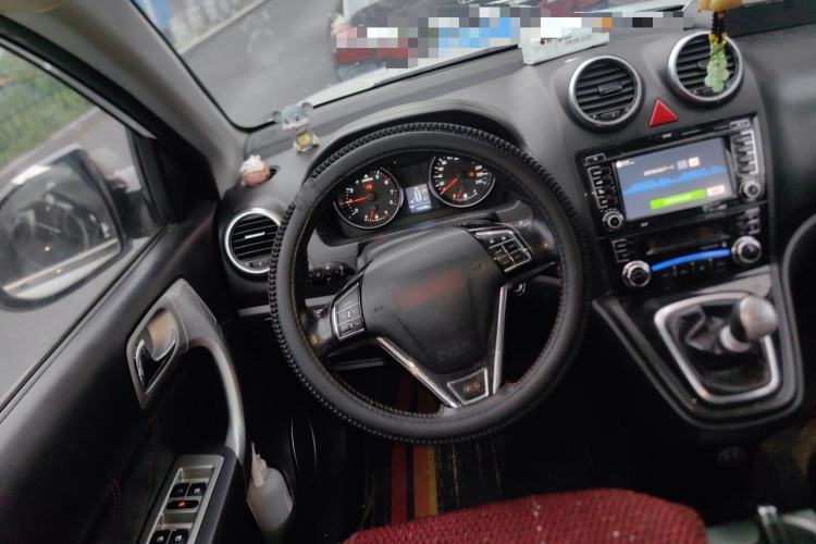 Used Haval H6 2013 Upgraded Model 1.5T Manual Two-Wheel Drive Elite Version Steering Wheel