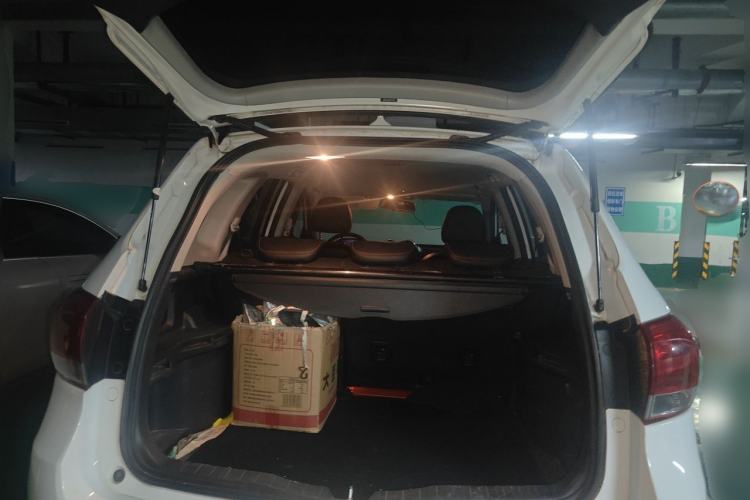Used Haval H6 2013 Upgraded Model 1.5T Manual Two-Wheel Drive Elite Version Trunk