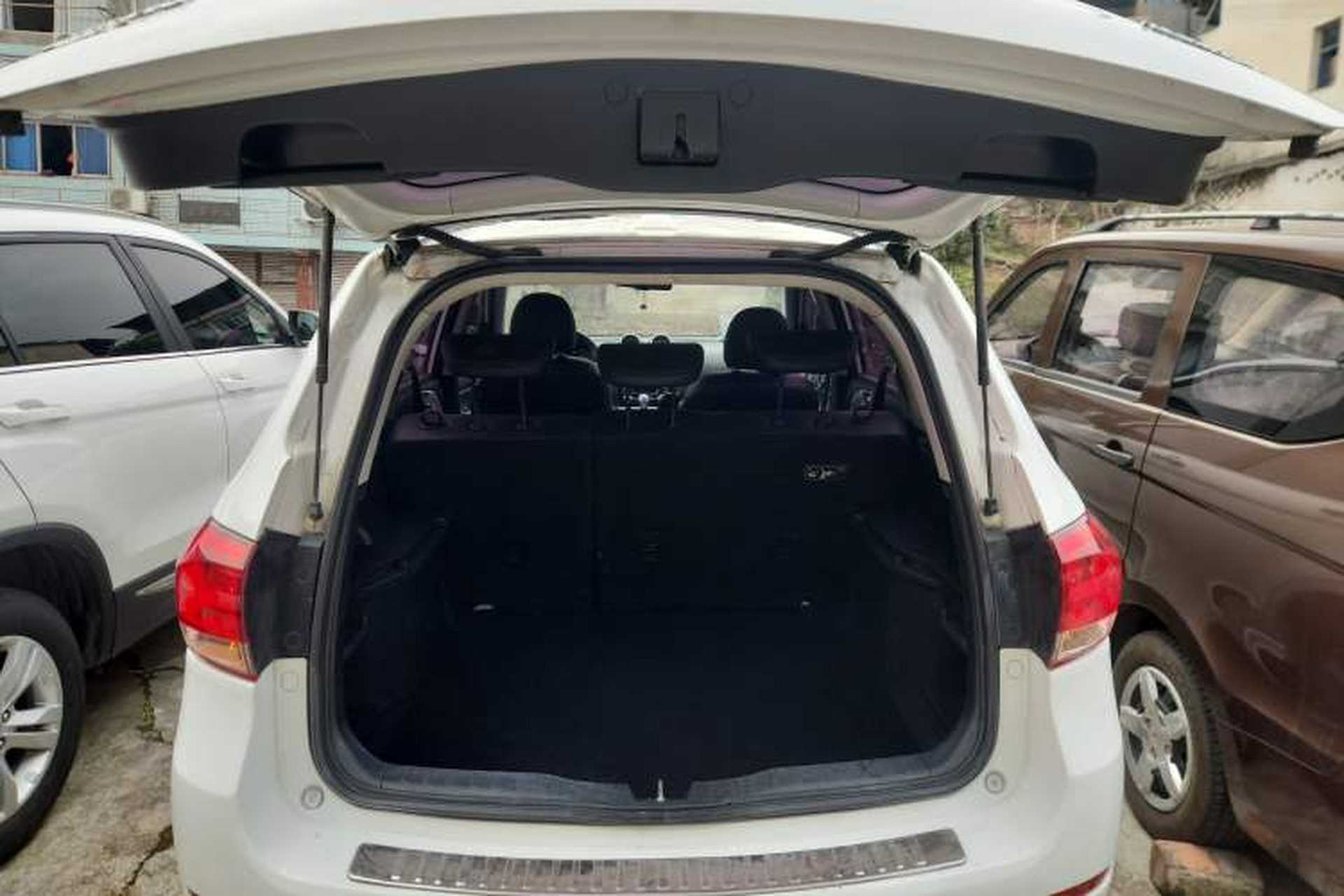 Used Haval H6 2013 Upgraded Model 1.5T Manual Two-Wheel Drive Elite Version Trunk
