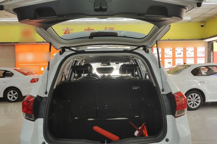 Used Haval H6 2013 Upgraded Model 1.5T Manual Two-Wheel Drive Elite Version Trunk