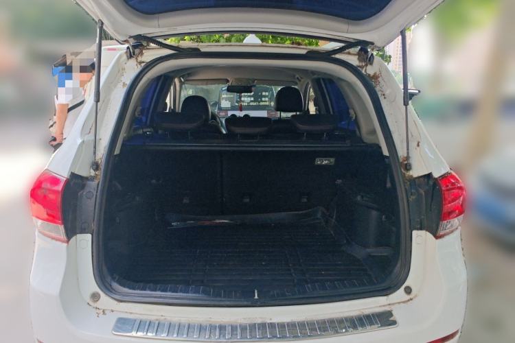 Used Haval H6 2013 Upgraded Model 1.5T Manual Two-Wheel Drive Elite Version Trunk