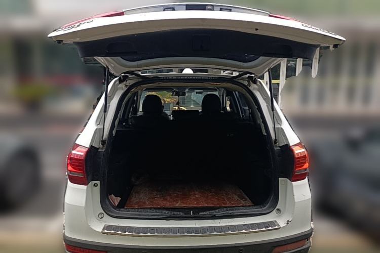 Used Haval H6 2013 Sports Edition 1.5T Manual Two-Wheel Drive Elite Model Trunk