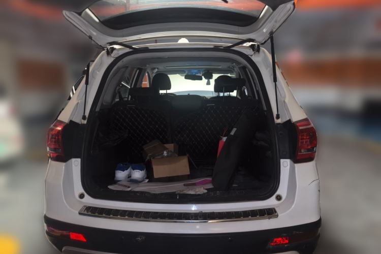 Used Haval H6 2013 Sport Edition 1.5T Manual Two-Wheel Drive Prestige Model Trunk