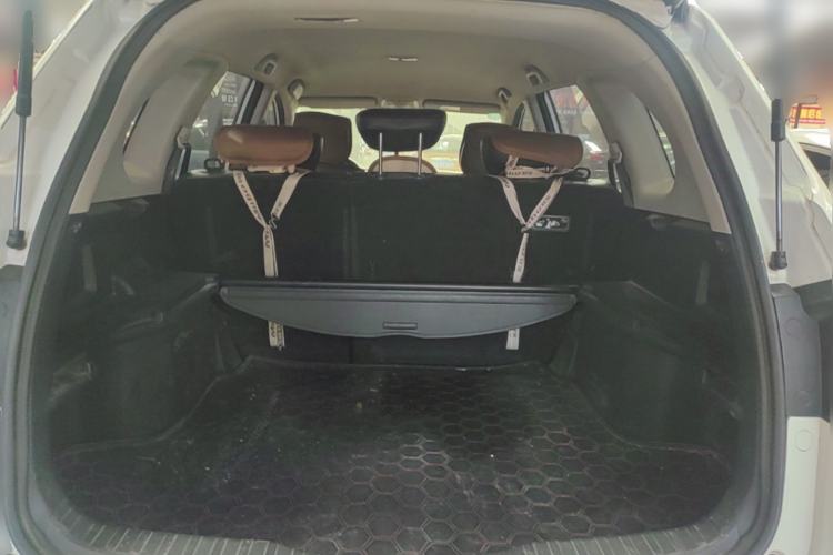 Used Haval H6 2013 Upgraded Model 1.5T Manual Two-Wheel Drive Urban Version Trunk