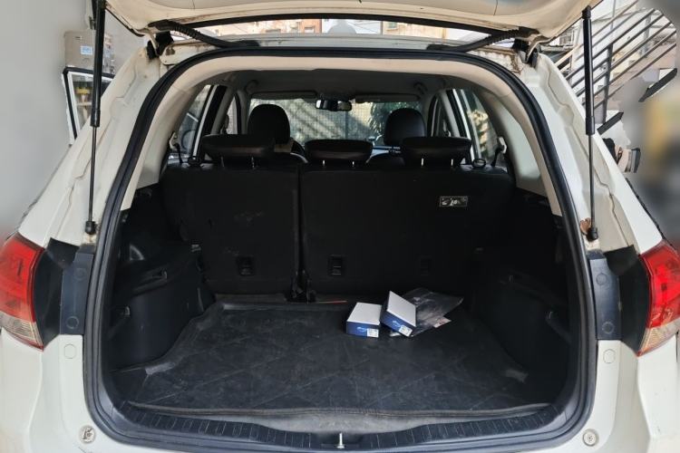 Used Haval H6 2013 Upgraded Model 1.5T Manual Two-Wheel Drive Elite Version Trunk