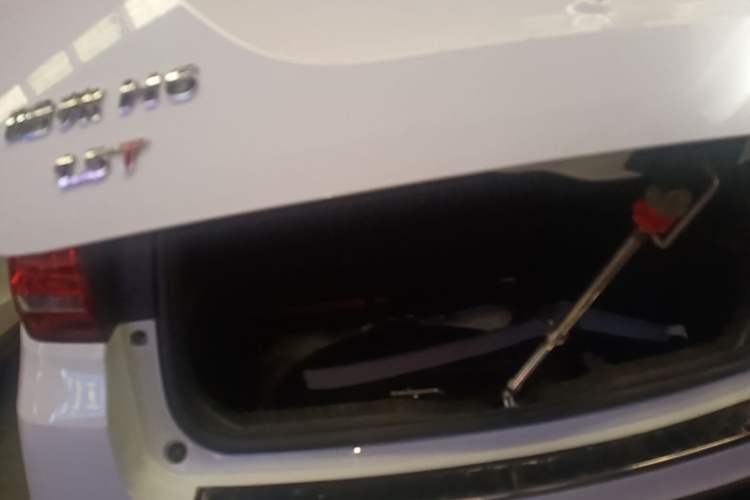 Used Haval H6 2013 Sports Edition 1.5T Manual Two-Wheel Drive Elite Model Trunk
