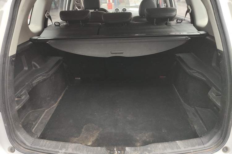 Used Haval H6 2013 Upgraded Model 2.4L Automatic Two-Wheel Drive Prestige Version
