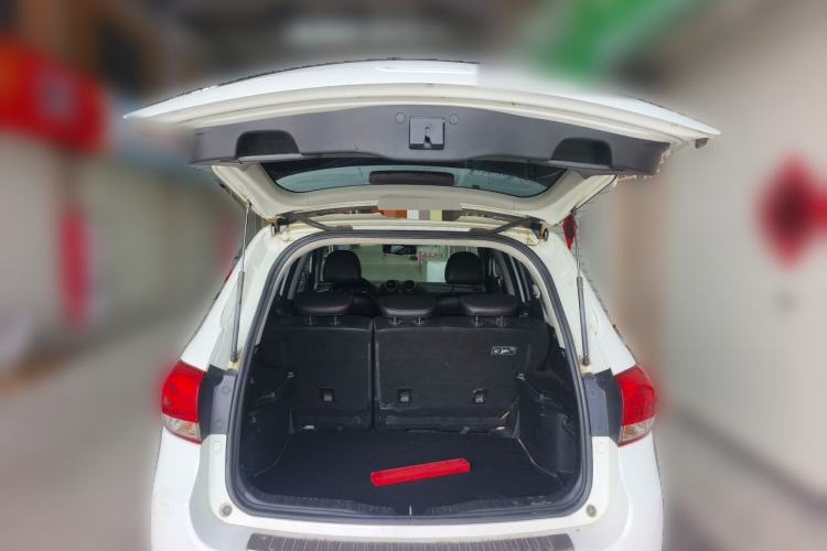 Used Haval H6 2013 Upgraded Model 1.5T Manual Two-Wheel Drive Elite Version Trunk