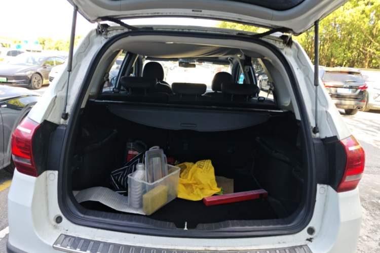 Used Haval H6 2013 Sports Edition 1.5T Manual Two-Wheel Drive Elite Model Trunk