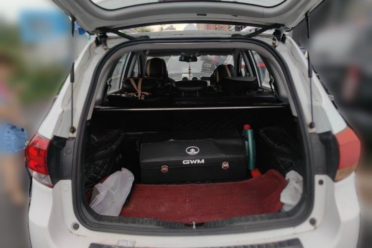 Used Haval H6 2013 Upgraded Model 1.5T Manual Two-Wheel Drive Elite Version Trunk
