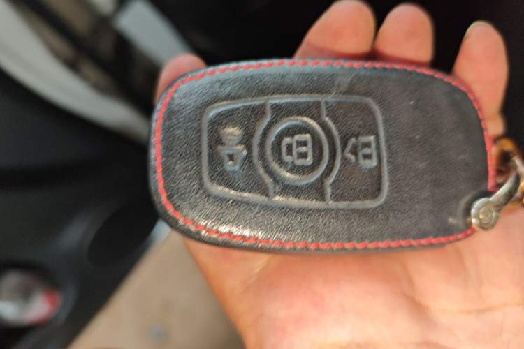 Used Haval H6 2013 Sport Edition 1.5T Manual Two-Wheel Drive Prestige Model Vehicle Key