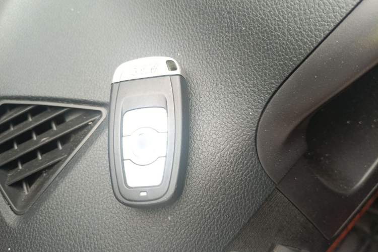 Used Haval H6 2013 Sports Edition 1.5T Manual Two-Wheel Drive Elite Model Vehicle Key