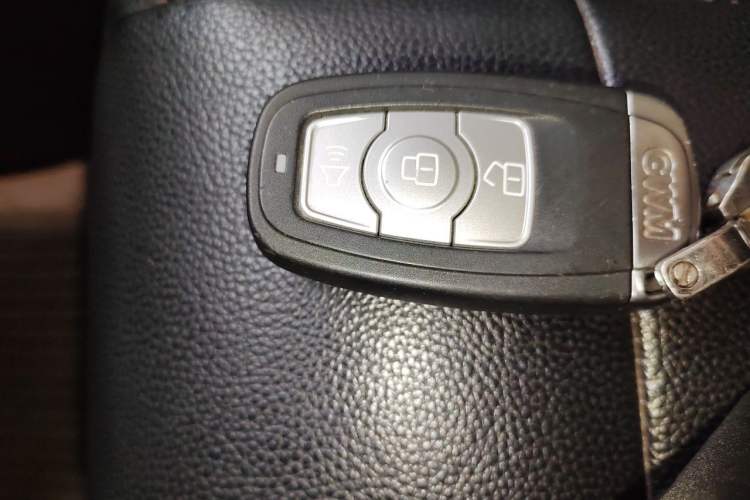 Used Haval H6 2013 Upgraded Model 1.5T Manual Two-Wheel Drive Elite Version Vehicle Key