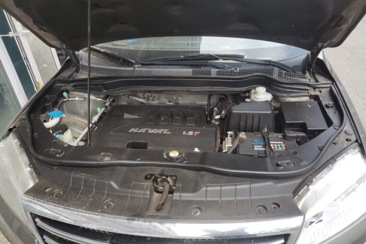 Used Haval H6 2013 Sports Edition 1.5T Manual Two-Wheel Drive Elite Model Engine Bay