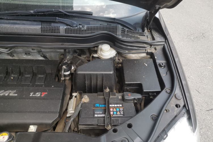 Used Haval H6 2013 Sports Edition 1.5T Manual Two-Wheel Drive Elite Model Engine Bay Left