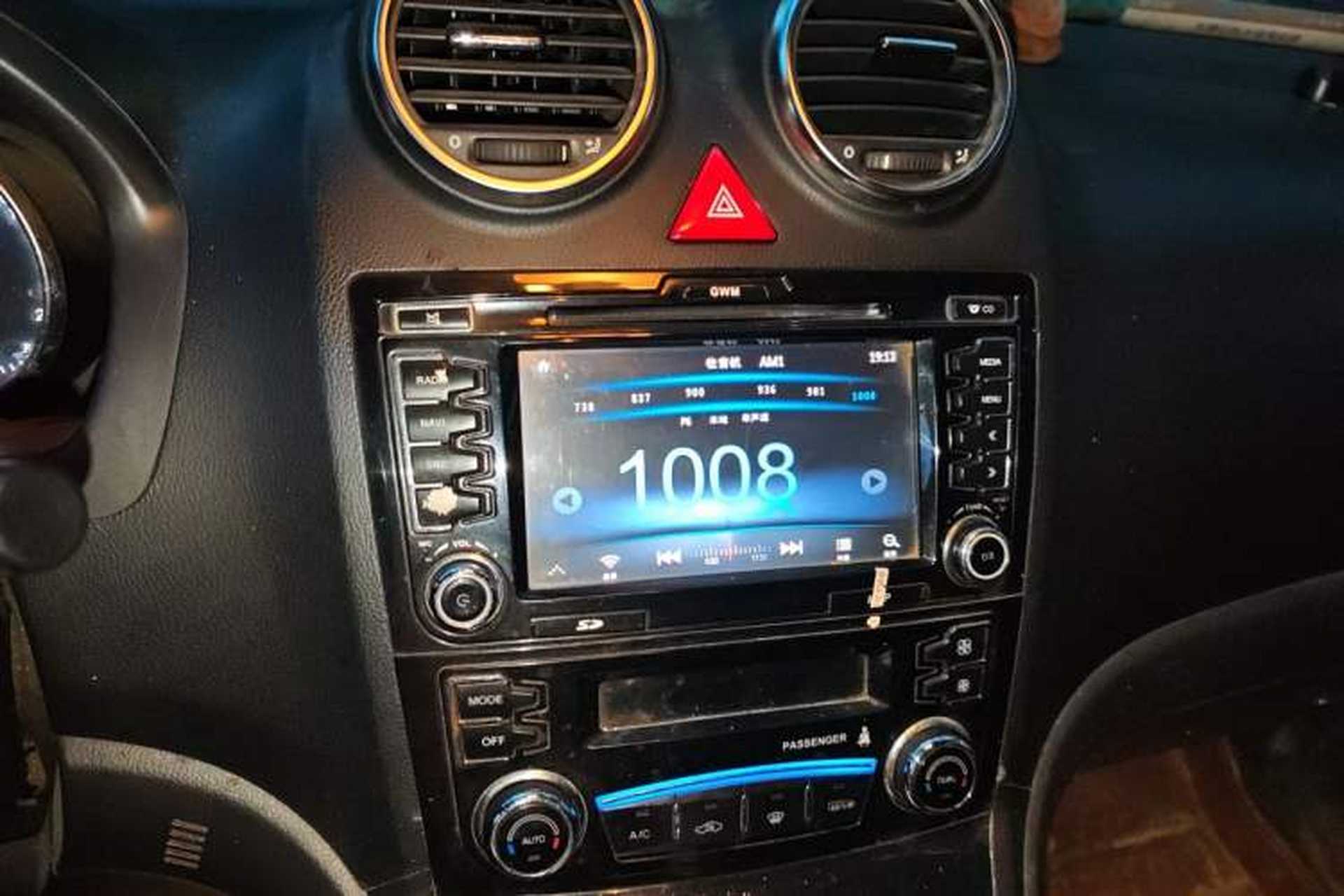 Used Haval H6 2014 Upgraded Model 2.0T Diesel Manual Two-Wheel Drive Elite Version Audio And AC Panel