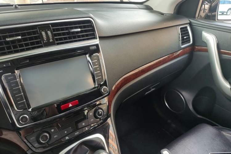 Used Haval H6 2014 Sport Edition 1.5T Manual 4x4 Elite Model Audio And AC Panel
