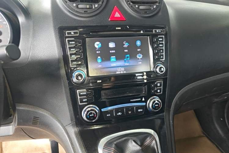 Used Haval H6 2014 Upgraded Model 1.5T Manual Two-Wheel Drive Elite Version Audio And AC Panel