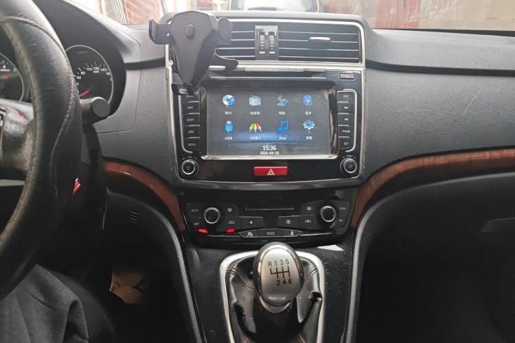 Used Haval H6 2014 Sport Version 1.5T Manual Two-Wheel Drive Elite Edition Audio And AC Panel
